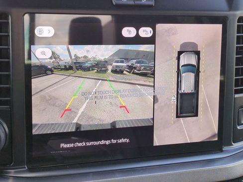 New 2025 Ford F250 Platinum w/ FX4 Off-Road Package image 21