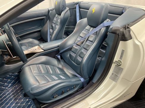Used 2012 Ferrari California RWD image 23
