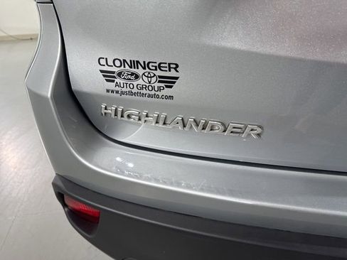 Used 2019 Toyota Highlander XLE image 11