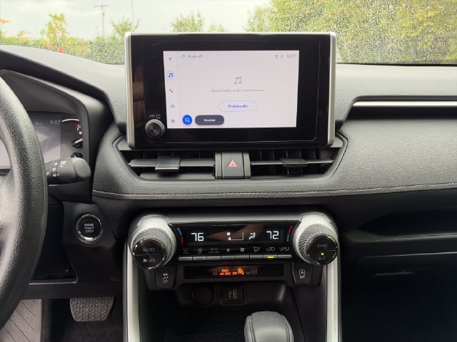 Used 2025 Toyota RAV4 XLE FWD image 21