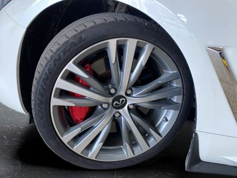 Used 2017 INFINITI Q60 Red Sport 400 AWD/4WD image 29