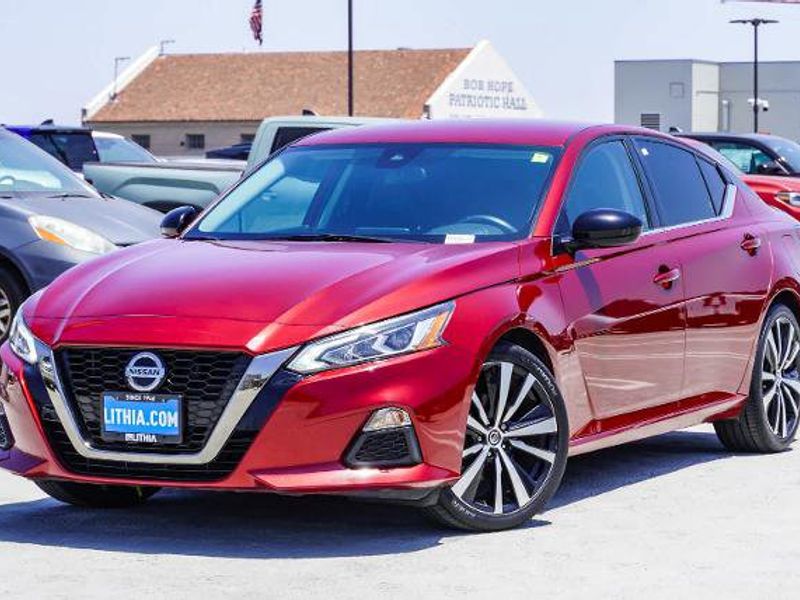 Certified 2021 Nissan Altima 2.5 SR image 1