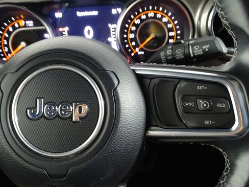 Used 2021 Jeep Wrangler Unlimited Sahara image 24