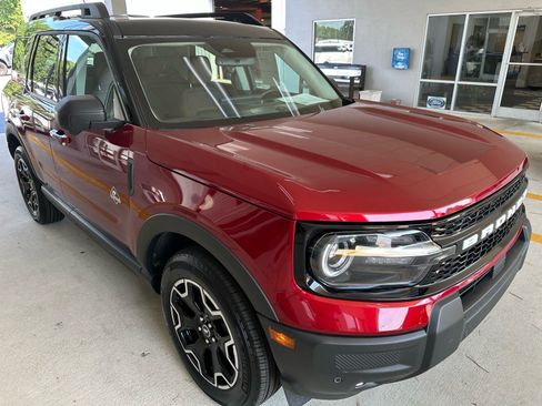 Used 2025 Ford Bronco Sport Outer Banks w/ Outer Banks Tech Package+ AWD/4WD image 11