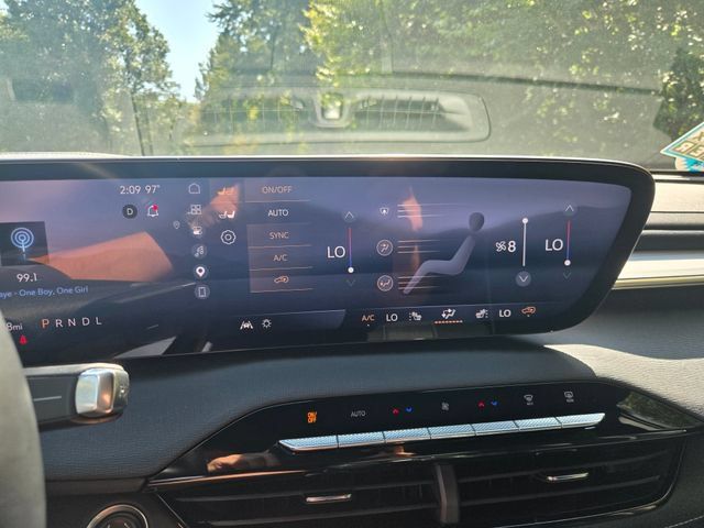 Used 2026 Buick Enclave Preferred FWD image 25