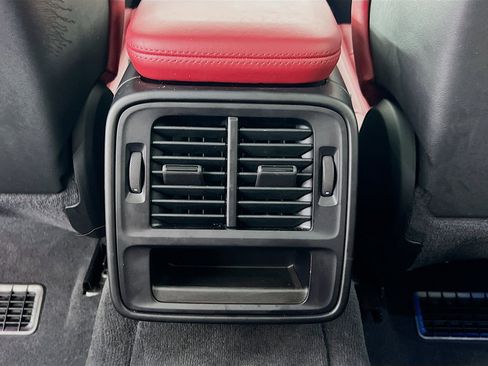 Used 2023 Porsche Taycan 4S image 27