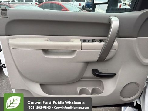 Used 2011 GMC Sierra 3500 SLE w/ SLE Preferred Package image 13