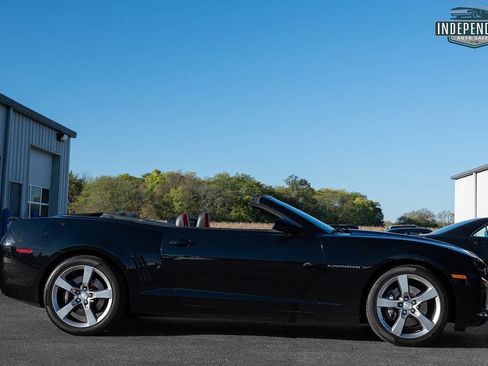 Used 2011 Chevrolet Camaro SS w/ RS Package image 3