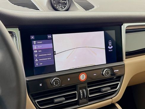 Certified 2025 Porsche Macan image 21