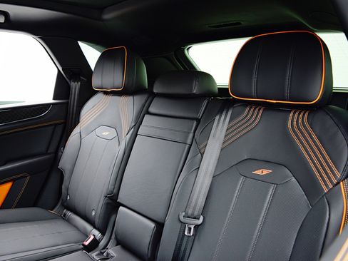 New 2025 Bentley Bentayga image 27