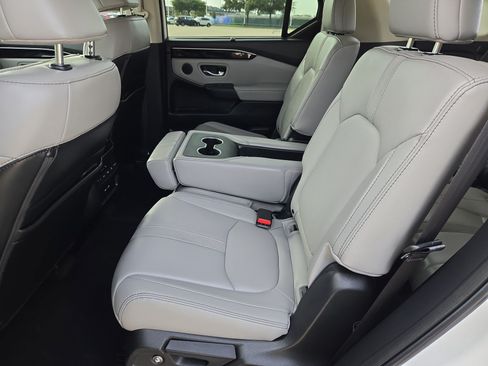 Certified 2025 Honda Pilot EX-L image 26