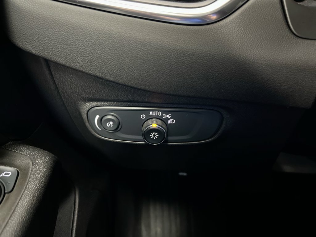 Used 2024 Chevrolet Equinox LT FWD image 18