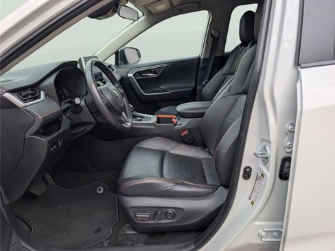 Used 2024 Toyota RAV4 Adventure image 41