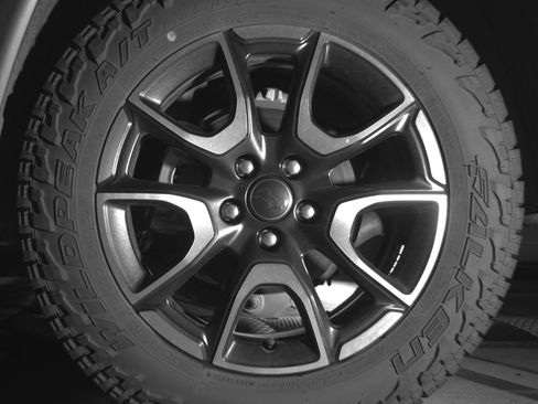 Used 2025 Jeep Compass Trailhawk image 14