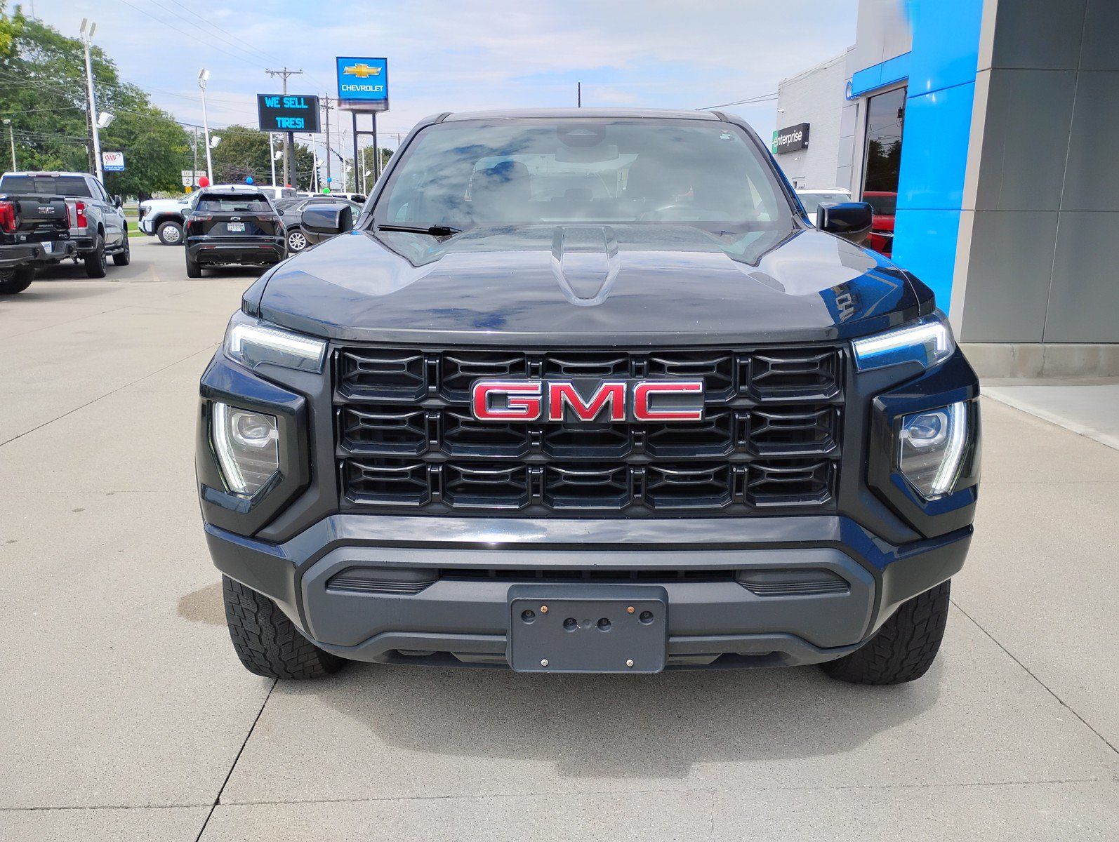 Used 2023 GMC Canyon Elevation AWD/4WD image 2