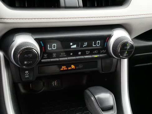 Certified 2024 Toyota RAV4 XLE AWD/4WD image 23