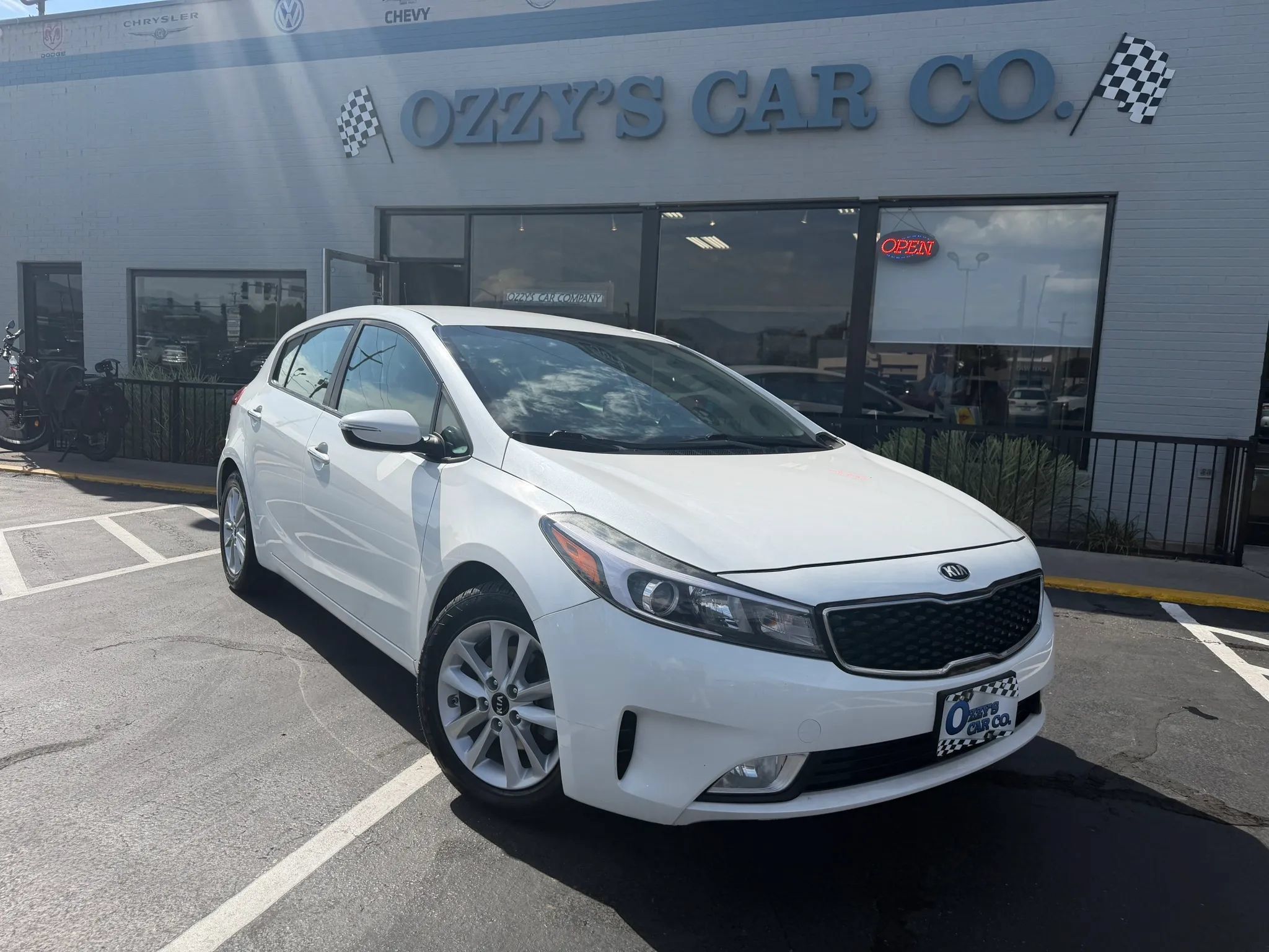 Used 2017 Kia Forte LX w/ LX Popular Plus Package FWD image 2