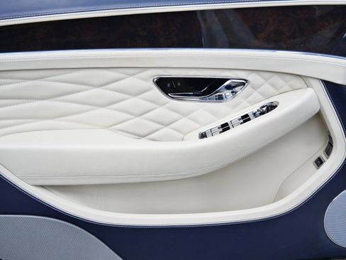 Used 2024 Bentley Continental GT Azure image 15