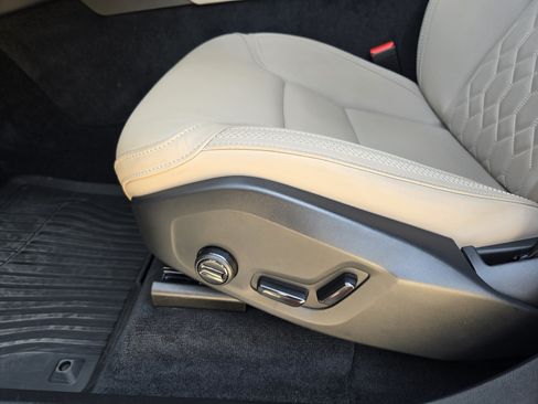 Used 2026 Volvo XC90 B6 Plus w/ Protection Package Premier AWD/4WD image 24