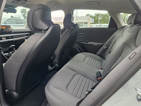 New 2025 Kia K4 EX image 10