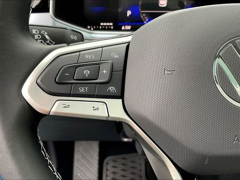 New 2025 Volkswagen Taos SE image 18