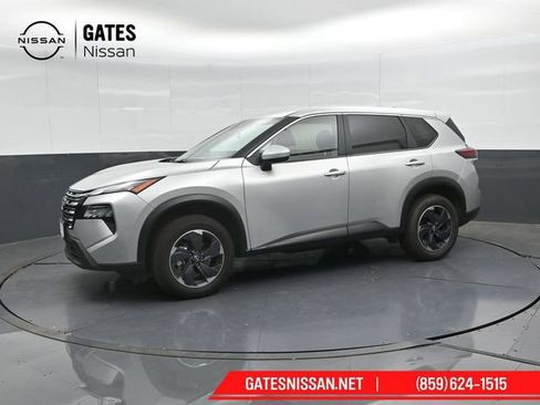Used 2025 Nissan Rogue SV AWD/4WD image 7