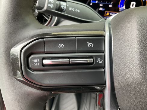 Used 2024 Chevrolet Colorado LT w/ LT Convenience Package III AWD/4WD image 31