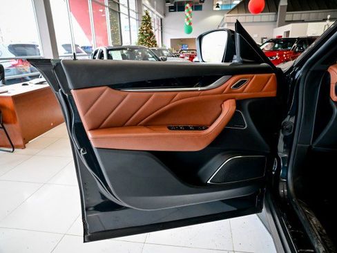 Used 2022 Maserati Levante GT image 15
