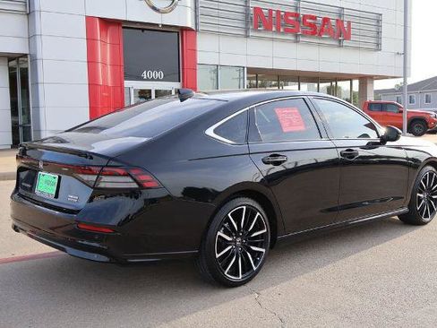Used 2024 Honda Accord Touring image 6