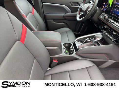 Used 2025 Chevrolet Colorado Z71 w/ Technology Package image 25