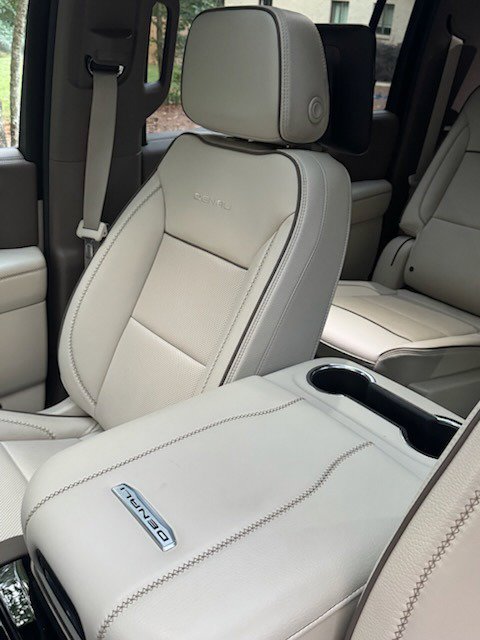 Used 2025 GMC Yukon XL Denali w/ Advanced Technology Package AWD/4WD image 12