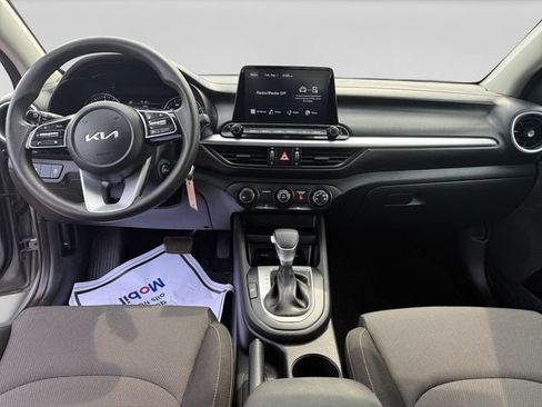 Certified 2022 Kia Forte LXS w/ LXS Technology Package FWD image 17