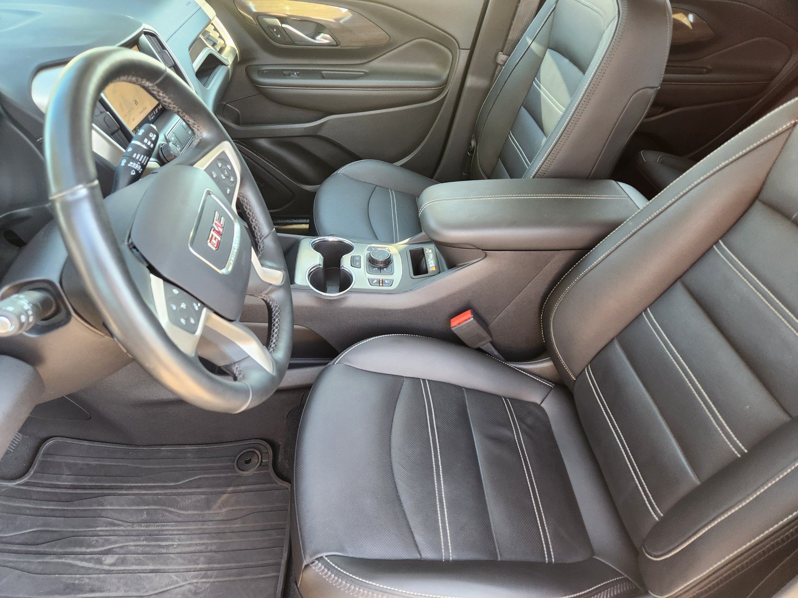 Used 2023 GMC Terrain Denali w/ Black Diamond Edition AWD/4WD image 11
