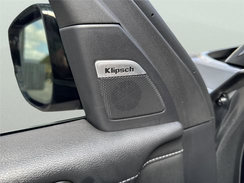 Used 2025 Nissan Armada SL w/ Captain's Chari Seat Package RWD image 19