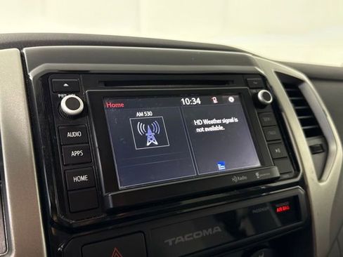 Used 2015 Toyota Tacoma PreRunner image 24