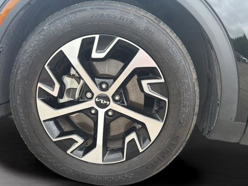 Used 2024 Kia Sportage EX image 18