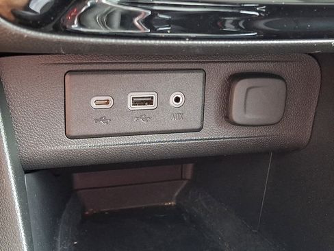 Used 2021 Buick Encore GX Select FWD image 24