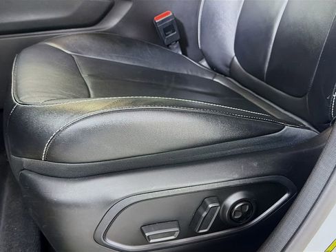 Used 2023 Jeep Grand Cherokee Limited w/ Black Appearance Package image 22