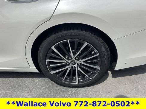 Used 2022 Lexus ES 350 w/ Premium Package FWD image 11