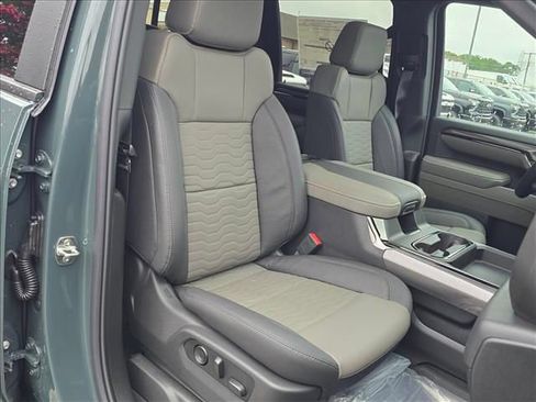 New 2026 Chevrolet Silverado 2500 ZR2 w/ LPO, Dark Essentials Package AWD/4WD image 15