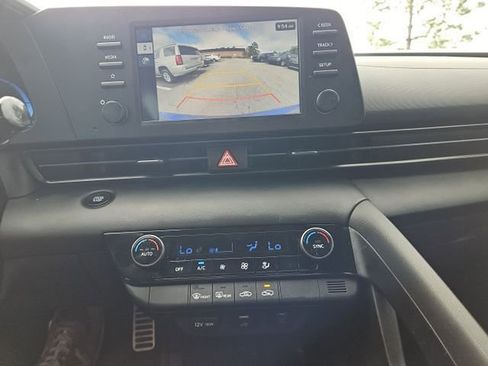 Used 2025 Hyundai Elantra Sport image 7