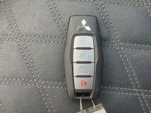 Used 2024 Mitsubishi Outlander SEL image 35