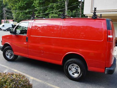 Used 2020 Chevrolet Express 2500 RWD image 7