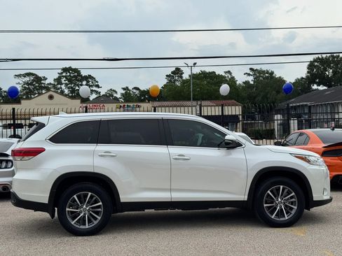 Used 2019 Toyota Highlander XLE FWD image 9