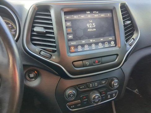 Used 2019 Jeep Cherokee Trailhawk w/ Comfort/Convenience Group image 13