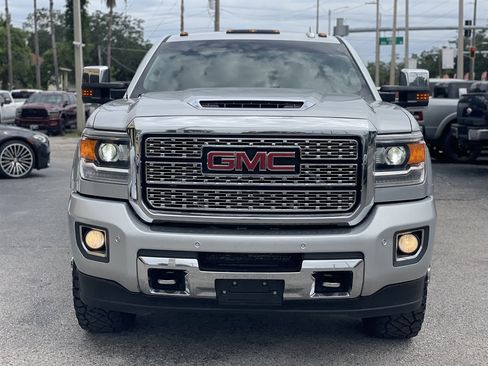 Used 2018 GMC Sierra 3500 Denali w/ Duramax Plus Package AWD/4WD image 17