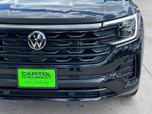 Used 2025 Volkswagen Atlas Cross Sport SEL R-Line AWD/4WD image 8