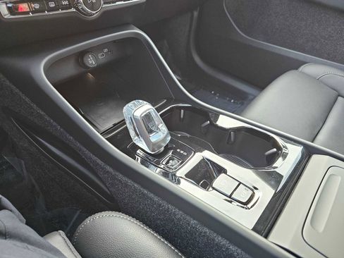 New 2026 Volvo XC40 B5 Ultra w/ Climate Package image 28