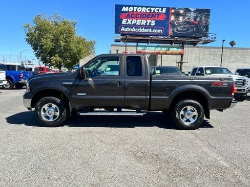 Used 2005 Ford F250 Lariat AWD/4WD image 5