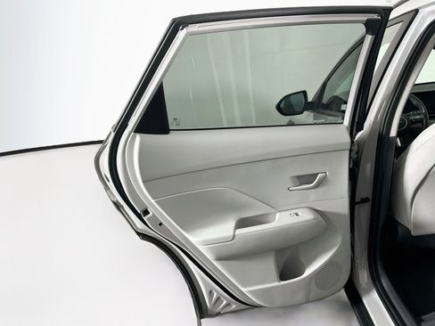 Used 2025 Hyundai Kona SEL FWD image 26